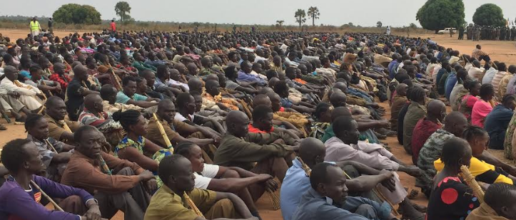 Solders listen to officials at the launch of the screening exercise at the Masna Biira training center in Wau, Western Bahr el Ghazal State. (Radio Tamazuj file photo)