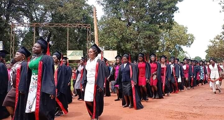 Graduates of the Yambio Health Science Institute during their graduation on 28 September 2022. [Photo: Radio Tamazuj]
