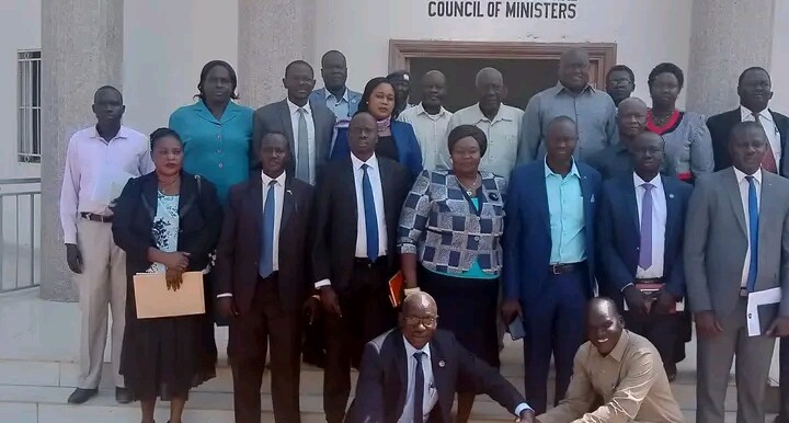 Lakes State Council of Ministers pose for a photo after their meeting on 20 January 2023. [Photo: Radio Tamazuj]