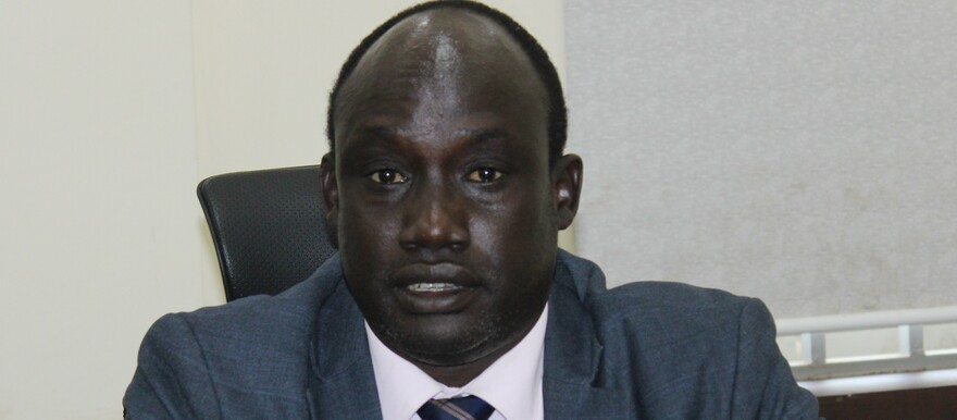 Simon Nyok Deng, Secretary General of the National Examinations Council, speaking to reporters in Juba on 24 March, 2023. (Radio Tamazuj)