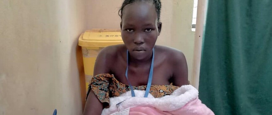 Mary Ayen takes her Secondary education exams hours after giving birth at Rumbek Hospital (Radio Tamazuj)