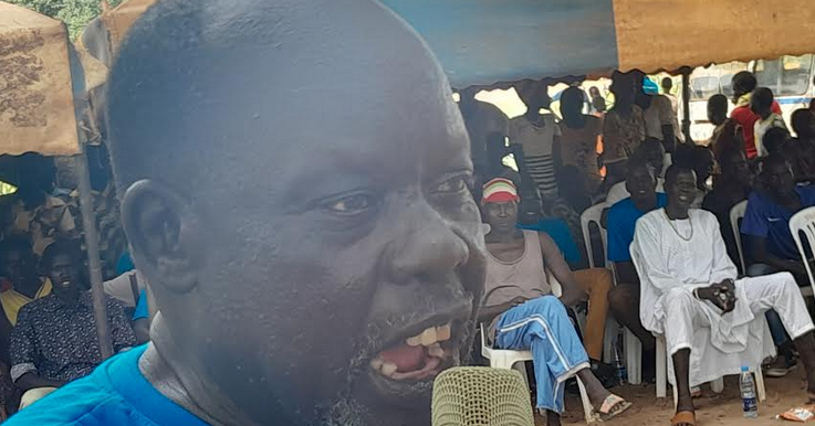 Hon. Justin Makuac Guar addressing the peace meeting in Marial-Bai Payam, Jur River County. (Photo: Radio Tamazuj)