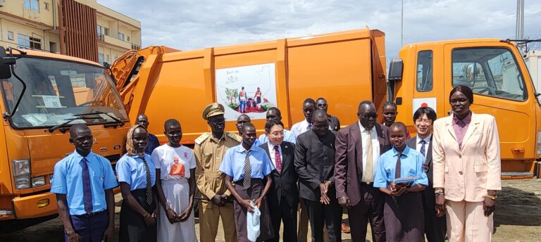 Japan donates 17 garbage collection trucks to Juba City - Radio Tamazuj