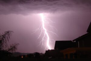 Lightning kills woman, injures 6 in Warrap’s Gogrial West County