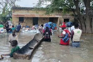 Aid group rescues 1,000+ amid Old Fangak flooding