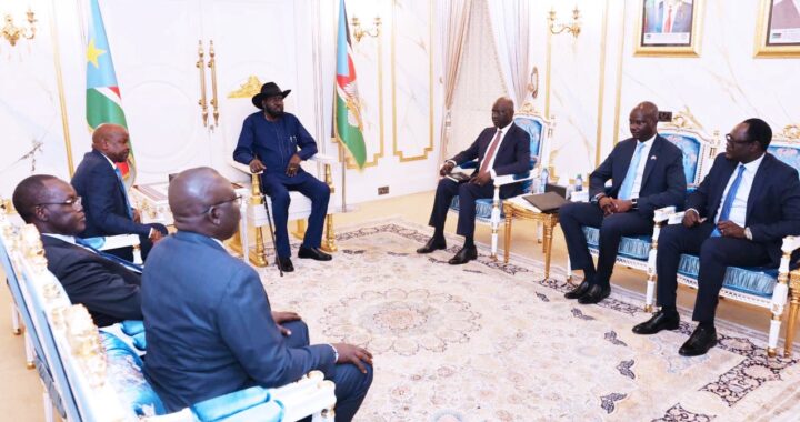 محلل اقتصادي: خطة الحكومة لتحقيق الاستقرار “بداية فاشلة” ومخالفة للقانون