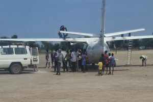 Leer: Ukraine and Kenya crew members dead in plane crash