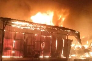 Major fire destroys shop at Juba’s Custom market