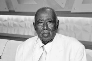 رحيل “سفير الأغنية السودانية” … الموت يغيب الفنان الكبير عبد القادر سالم