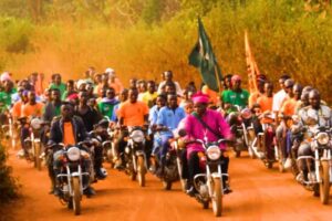 شرطة مرور يامبيو تحذر من الدراجات النارية غير المرقمة