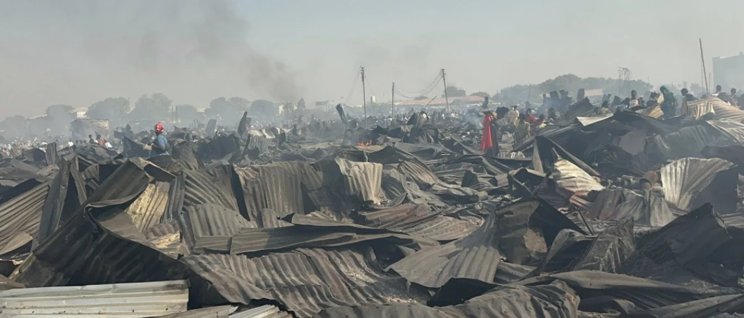 Governor Adil pledges support to Sudanese traders after Custom market fire