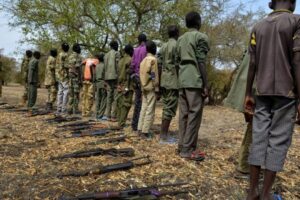 تسريح 22 طفلاً من الجماعات المسلحة في غرب الاستوائية وبدء برنامج إعادة إدماج بدعم أممي وحكومي