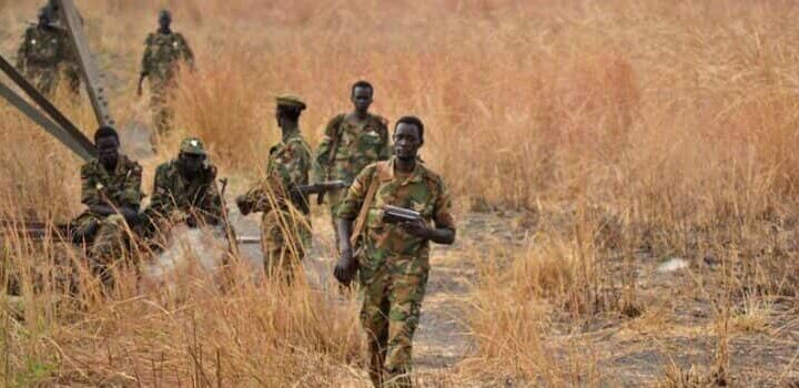 مقتل 12 جندياً في اشتباكات عنيفة بين الجيش والمعارضة في إدارية روينق بجنوب السودان