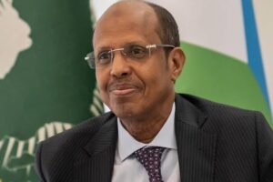 رئيس مفوضية الاتحاد الأفريقي يحذر من تدهور الأوضاع في جنوب السودان ويدعو لحماية اتفاق السلام