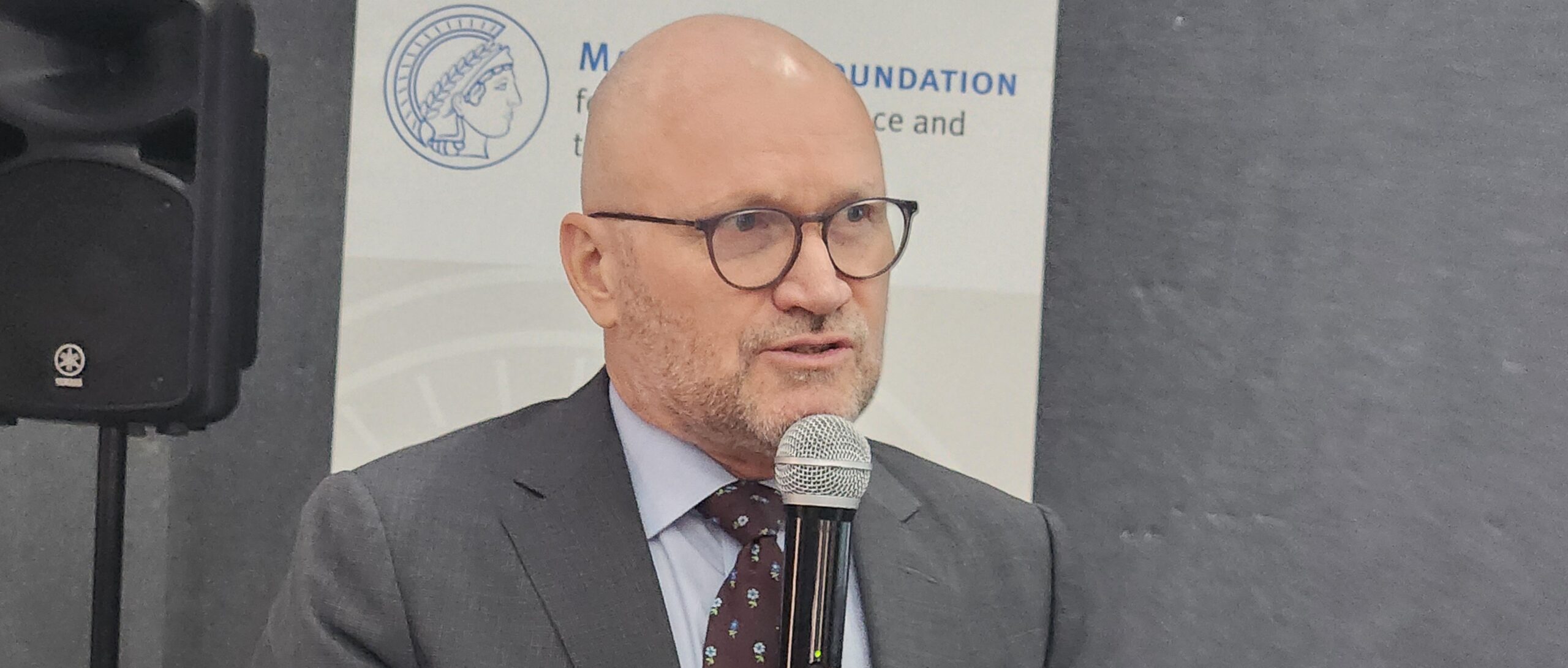 EU warns of rising violence, urges constitution-making continuity