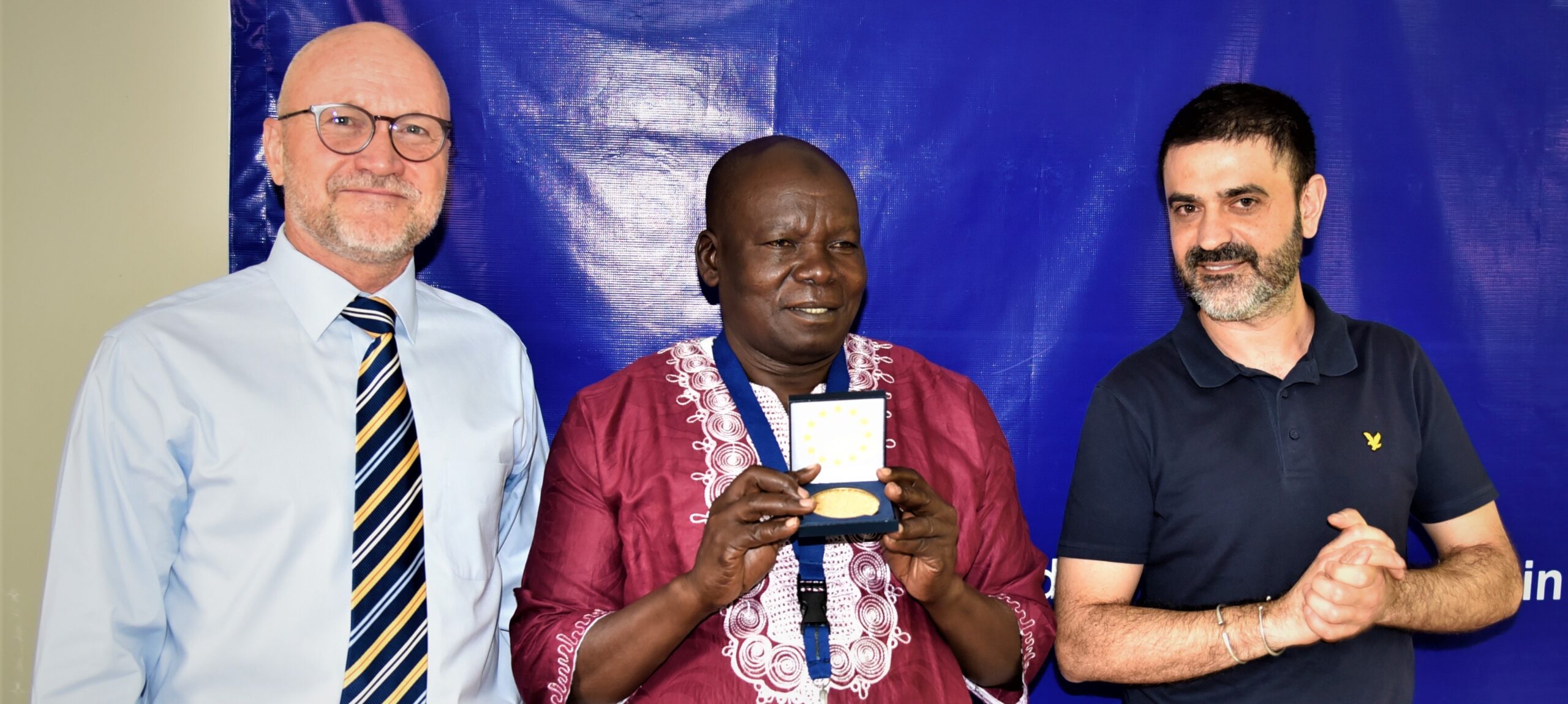 Two EU Delegation staff in South Sudan receive 20-year service medals