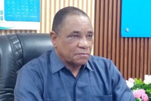 Immigration chief unveils new passport machines, 100,000 nationality cards