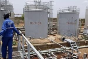 Oil workers resist social insurance fund directive