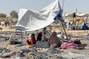 الأمطار ونقص مواد الإيواء يفاقمان معاناة النازحين في مخيمات الكرامة بالنيل الأزرق