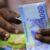 انهيار الجنيه السوداني يفجّر موجة غلاء جديدة في الأسواق السودانية