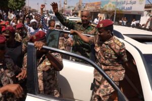 البرهان من وادي حلفا: لا رجعة لحمدوك وقوى «قحت» إلى السلطة